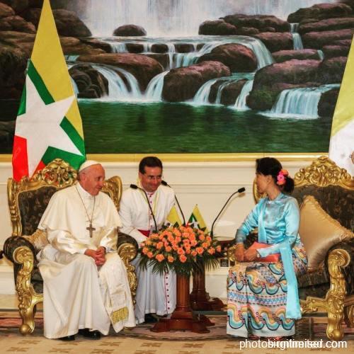 the pope in myanmar -1